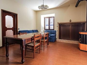 Appartamento in vendita di 178 m² in Via Longavina, 22