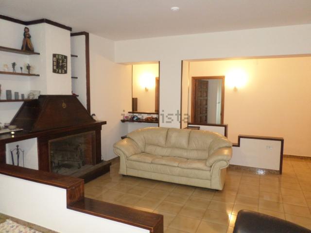 Appartamento in vendita di 178 m² in Via Pertini