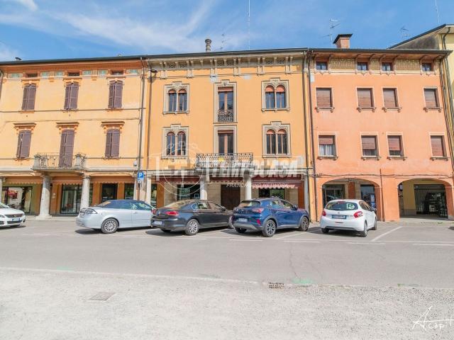 Appartamento in vendita di 178 m² in Corso Umberto I, 35