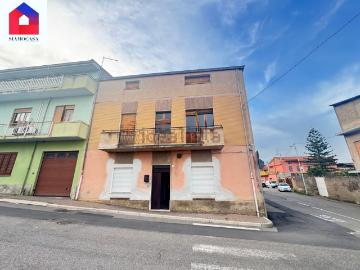 Appartamento in vendita di 179 m² in Via Carbonia, 74