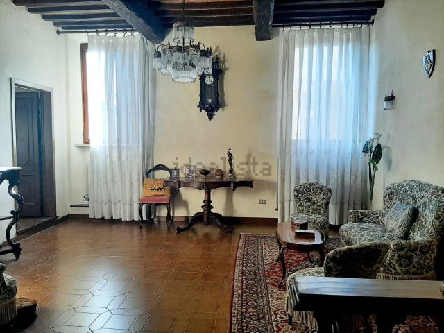 Appartamento in vendita di 179 m² in Via della società operaia, 3