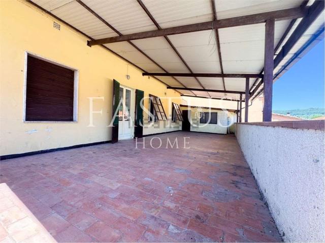Appartamento in vendita di 179 m² in Via di Luparello