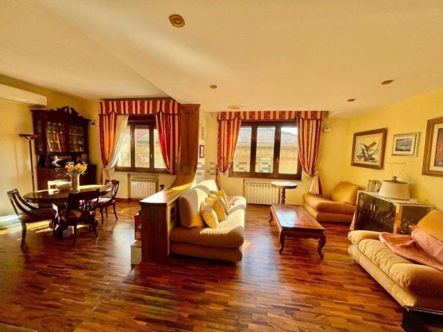 Appartamento in vendita di 179 m² in Via fra Gesualdo Melacrino, 53