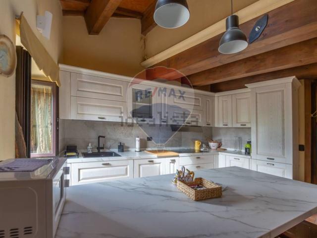 Appartamento in vendita di 179 m² in Via Oriolo, 14