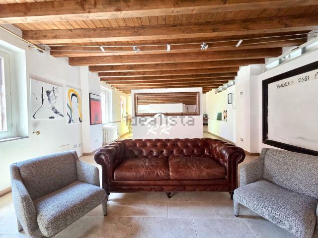 Appartamento in vendita di 179 m² in Via Moschinone, 4