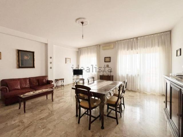 Appartamento in vendita di 179 m² in Via Martiri VI Ott 55