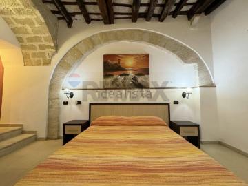 Appartamento in vendita di 179 m² in Via San Francesco D&apos Assisi, 90