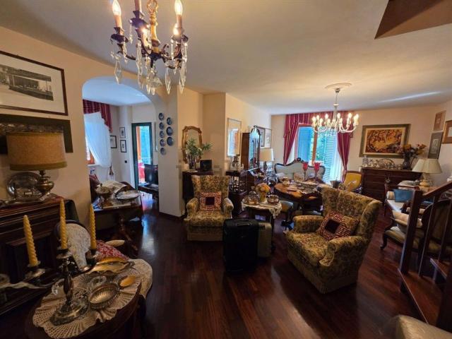 Appartamento in vendita di 180 m² in Via Giuseppe Verdi