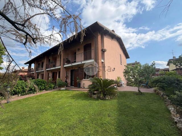 Appartamento in vendita di 180 m² in Via 2 Giugno, 8