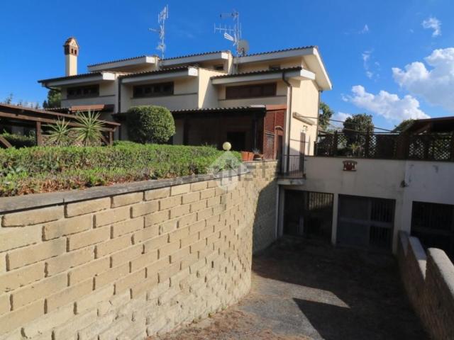 Appartamento in vendita di 180 m² in Via Col di Venere, 15