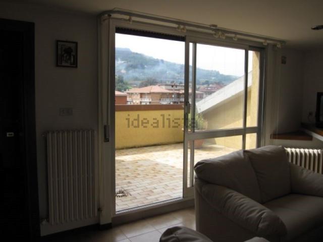 Appartamento in vendita di 180 m² in Via Cola D&apos Amatrice