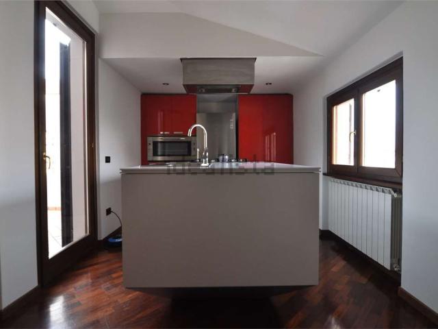 Appartamento in vendita di 180 m² in Via Corsica, 48