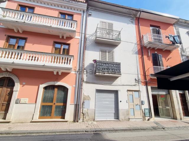 Appartamento in vendita di 180 m² in Via Cosimo Petrillo, 132