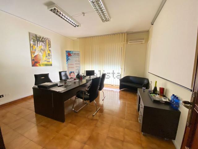Appartamento in vendita di 180 m² in Via Catania, 487
