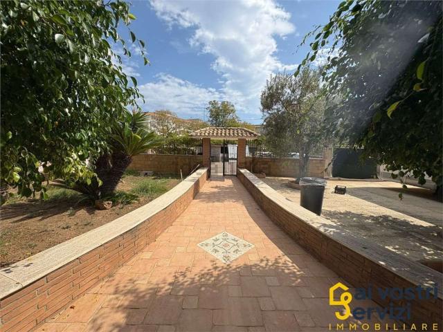Appartamento in vendita di 180 m² in Via Canonico Nunzio Agnello, 11