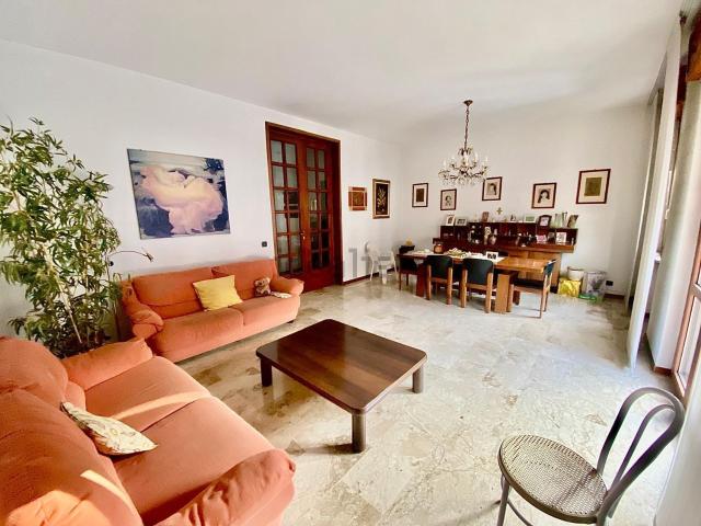 Appartamento in vendita di 180 m² in Via Celestino Coppellotti