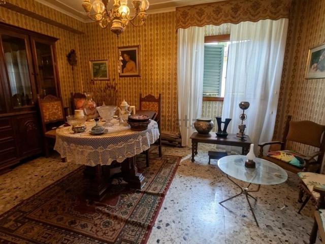 Appartamento in vendita di 180 m² in Via Cesare Battisti