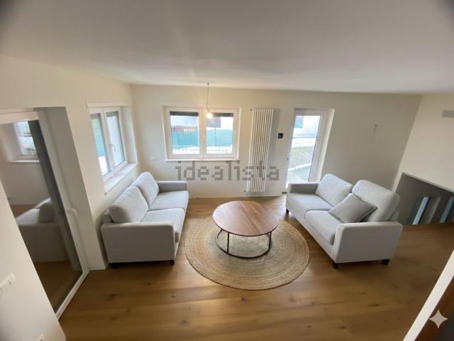 Appartamento in vendita di 180 m² in Via Cesare Battisti