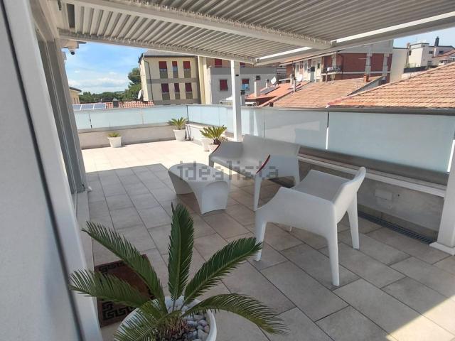 Appartamento in vendita di 180 m² in Via Ciro Menotti