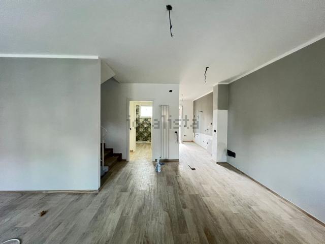 Appartamento in vendita di 180 m² in Via Crinale, 65