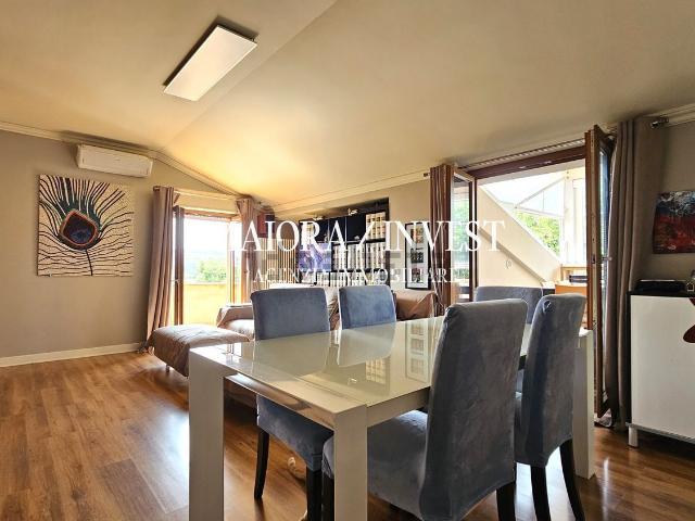 Appartamento in vendita di 180 m² in Via A. Moro
