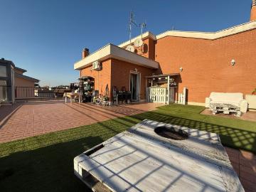 Appartamento in vendita di 180 m² in Via Andrea Andreani, 20