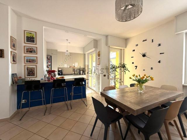 Appartamento in vendita di 180 m² in Via Achille Grandi, 17
