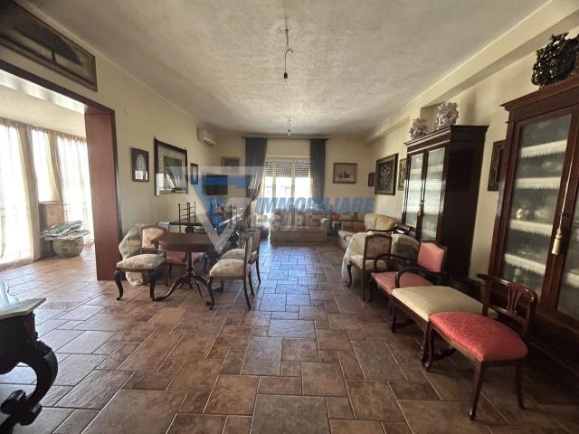Appartamento in vendita di 180 m² in Via Augusta