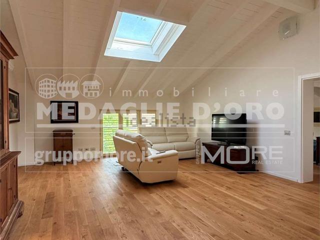 Appartamento in vendita di 180 m² in Via Bartolomeo Bonasia