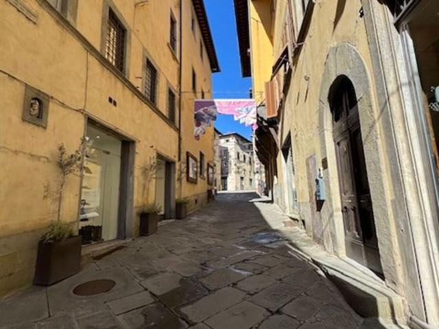 Appartamento in vendita di 180 m² in Via G. Borghi, 50