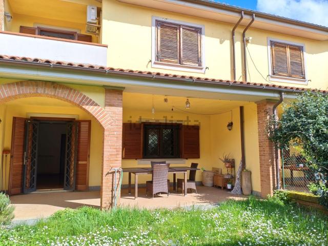 Appartamento in vendita di 180 m² in Via Geo Rita