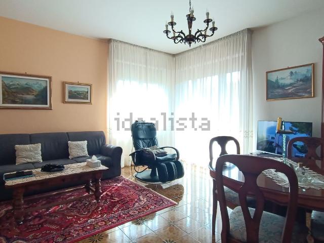 Appartamento in vendita di 180 m² in Via Giulio Caprini