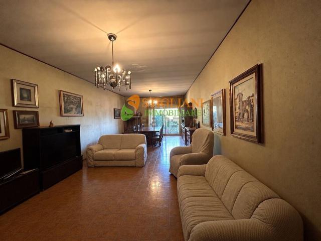 Appartamento in vendita di 180 m² in Via Giuseppe Garibaldi