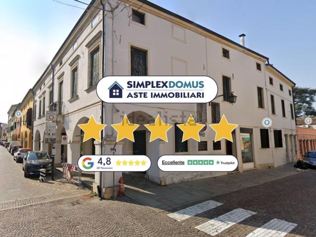 Appartamento in vendita di 180 m² in Via Giacomo Matteotti