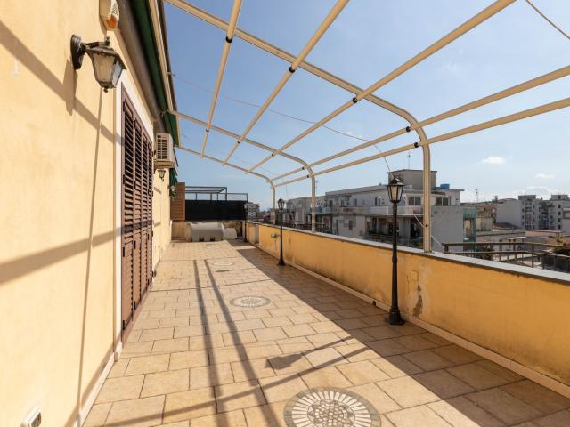 Appartamento in vendita di 180 m² in Via Giovanni Lavaggi, 48