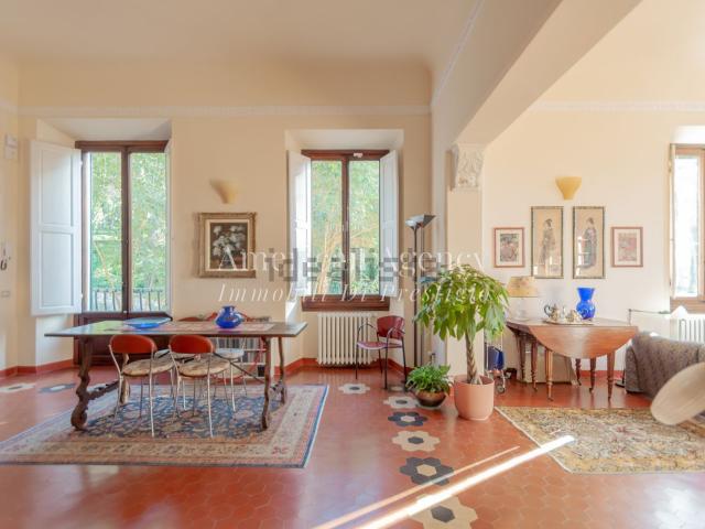 Appartamento in vendita di 180 m² in Via del Salviatino