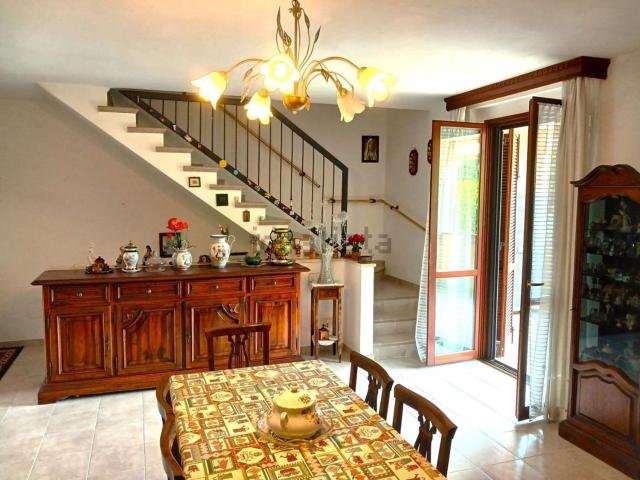 Appartamento in vendita di 180 m² in Via dell&apos Azzurrite