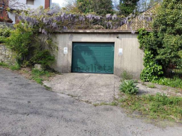 Appartamento in vendita di 180 m² in Via della Sorgente