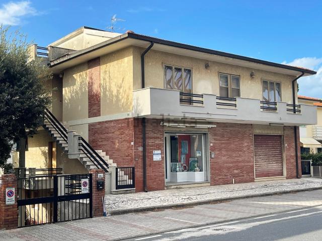 Appartamento in vendita di 180 m² in Via della Principessa