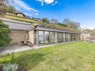 Appartamento in vendita di 180 m² in Via delle Brughiere