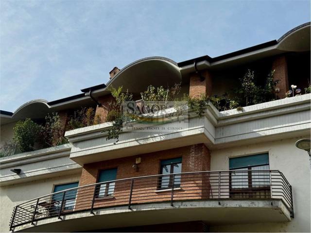 Appartamento in vendita di 180 m² in Via Des Geneys, 36