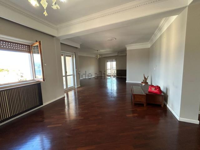 Appartamento in vendita di 180 m² in Via Diramazione Rausei Via Cardinale Portanova, 25