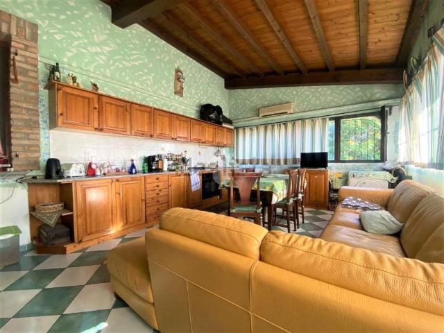 Appartamento in vendita di 180 m² in Via Emilia Nord, 8