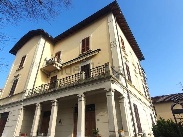 Appartamento in vendita di 180 m² in Via Emilia, 163
