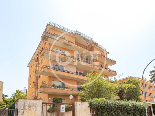 Appartamento in vendita di 180 m² in Via Ettore Petrolini, 30