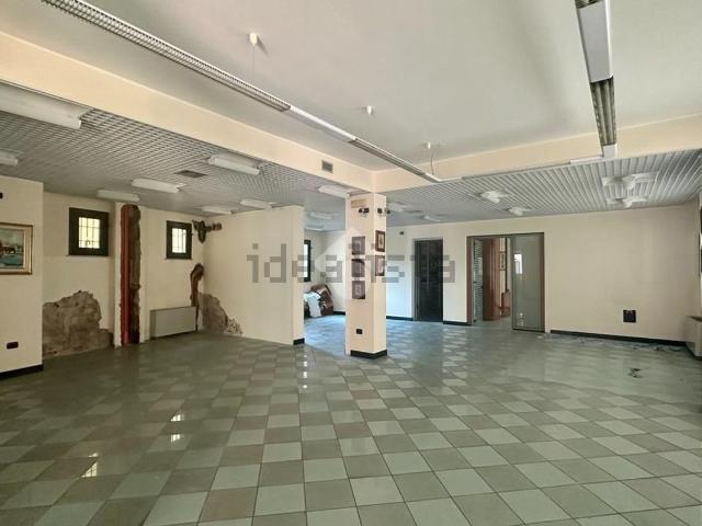 Appartamento in vendita di 180 m² in Via Ettore Valentinis