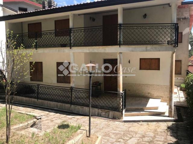 Appartamento in vendita di 180 m² in Via Federici