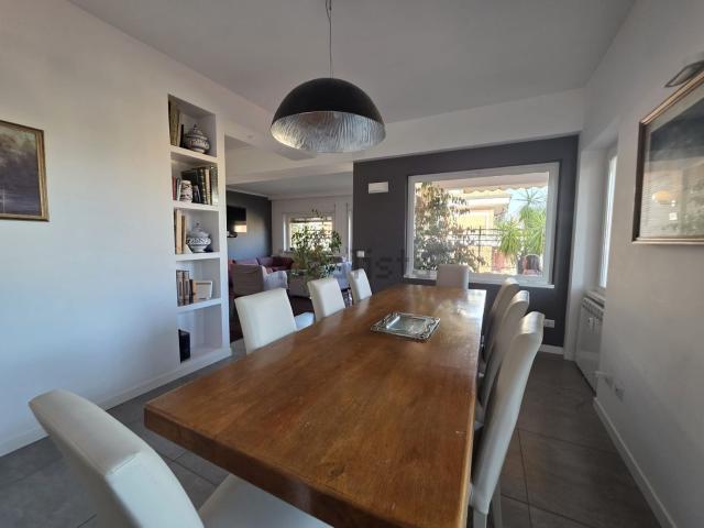 Appartamento in vendita di 180 m² in Via Flaminia, 697