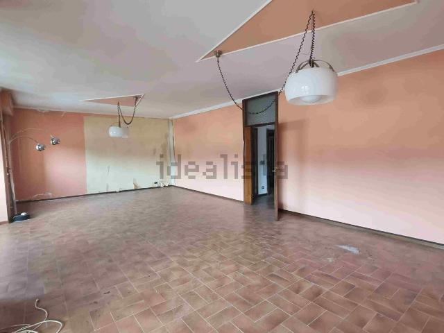Appartamento in vendita di 180 m² in Via Francesco Crispi, 66