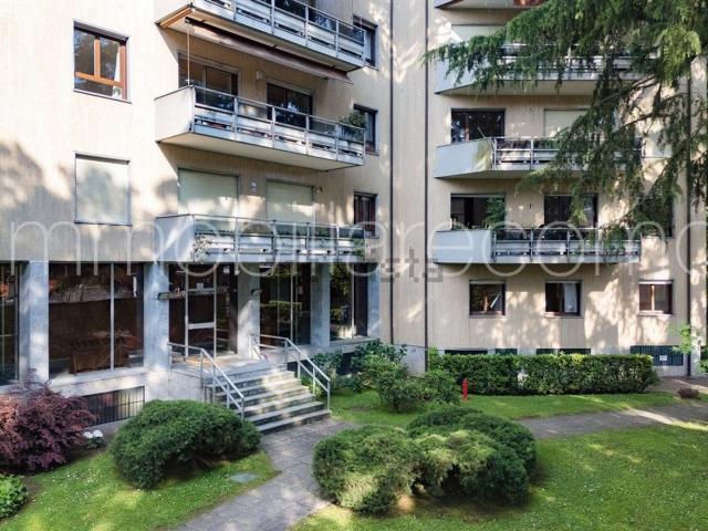 Appartamento in vendita di 180 m² in Via Francesco Petrarca